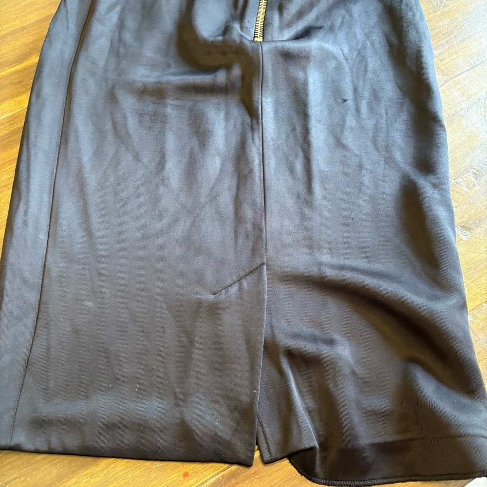 Givenchy Designer Black Pencil Skirt Sexy Sleek Runway Flawed Size 38 Gold Zip - Picture 4 of 13